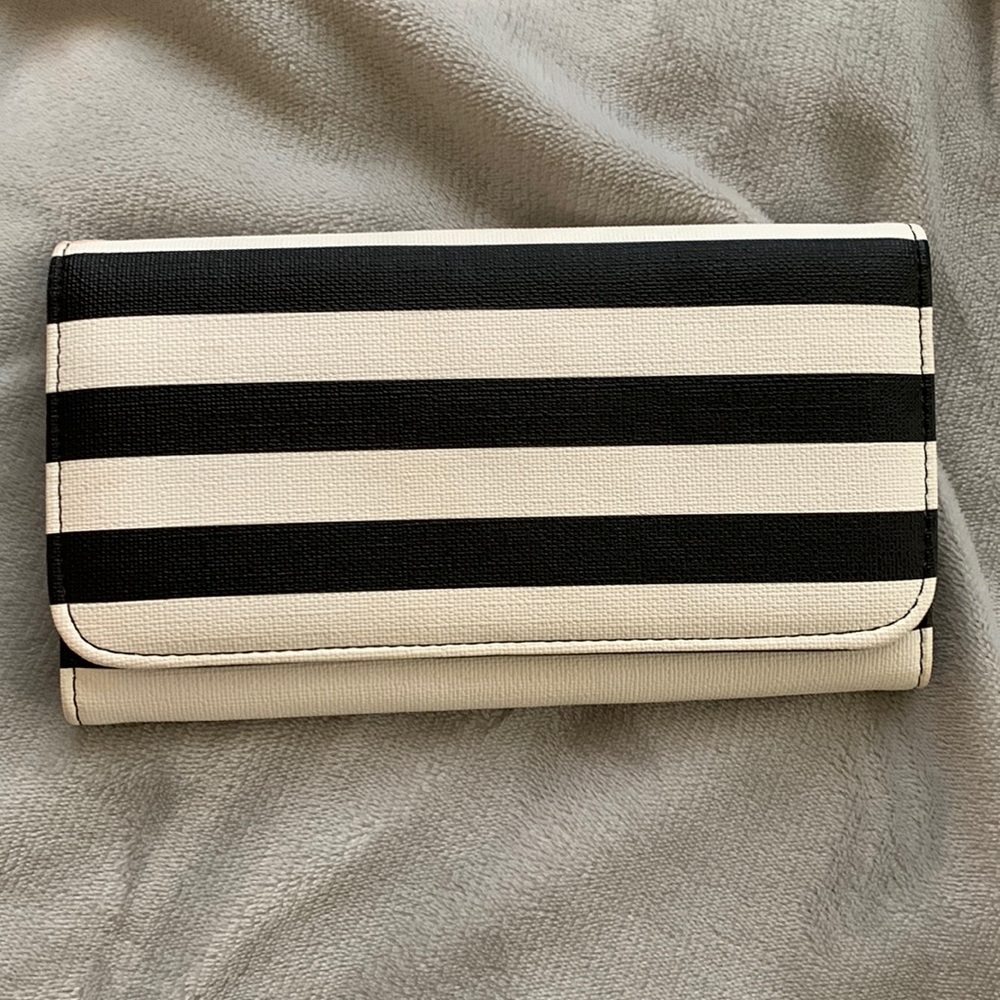 Black and white trifold wallet
